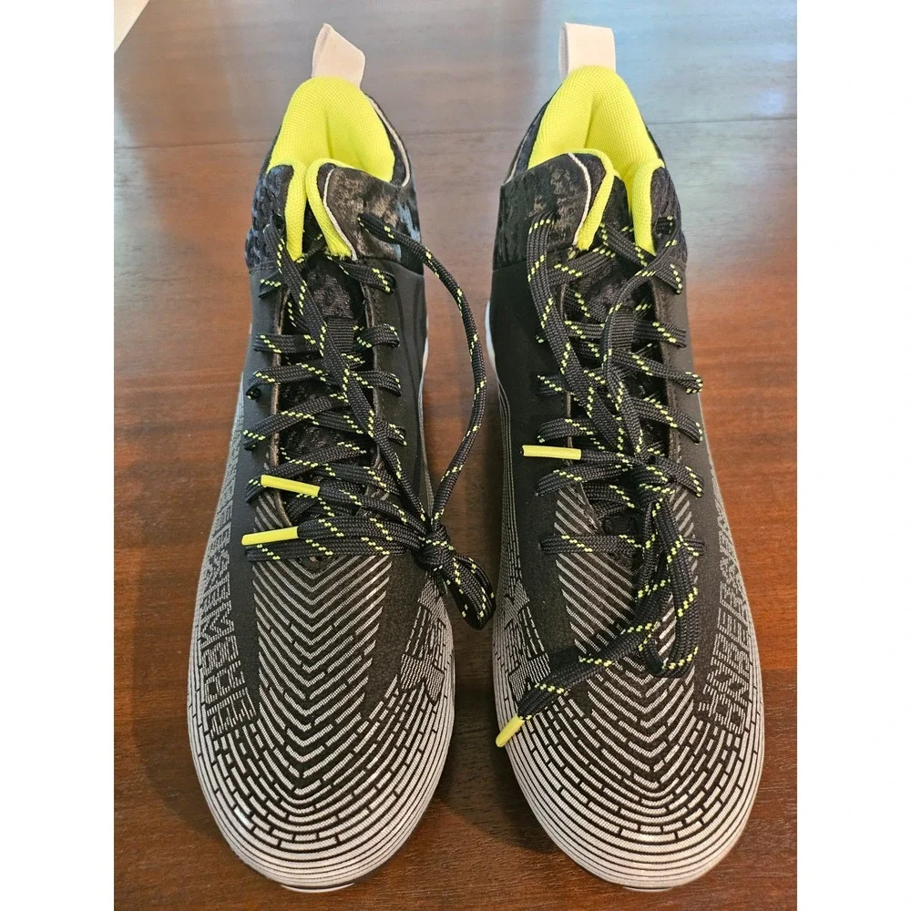 Under Armour Hammer MC 2.0 Men Shoes Sz 10.5 White Black Lace-Up Football Cleats